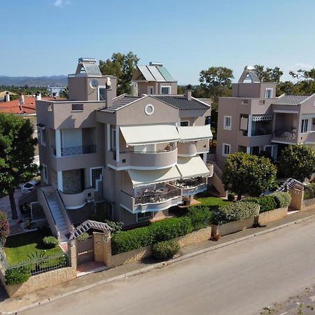 Helios: Charming Beach Home Next To Crystal Waters Nea Makri Bagian luar foto