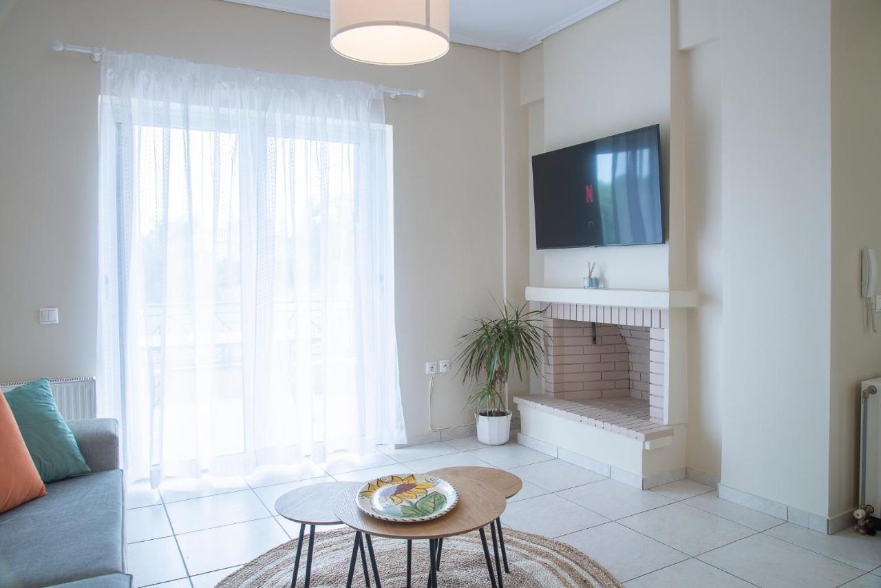 Helios: Charming Beach Home Next To Crystal Waters Nea Makri Bagian luar foto